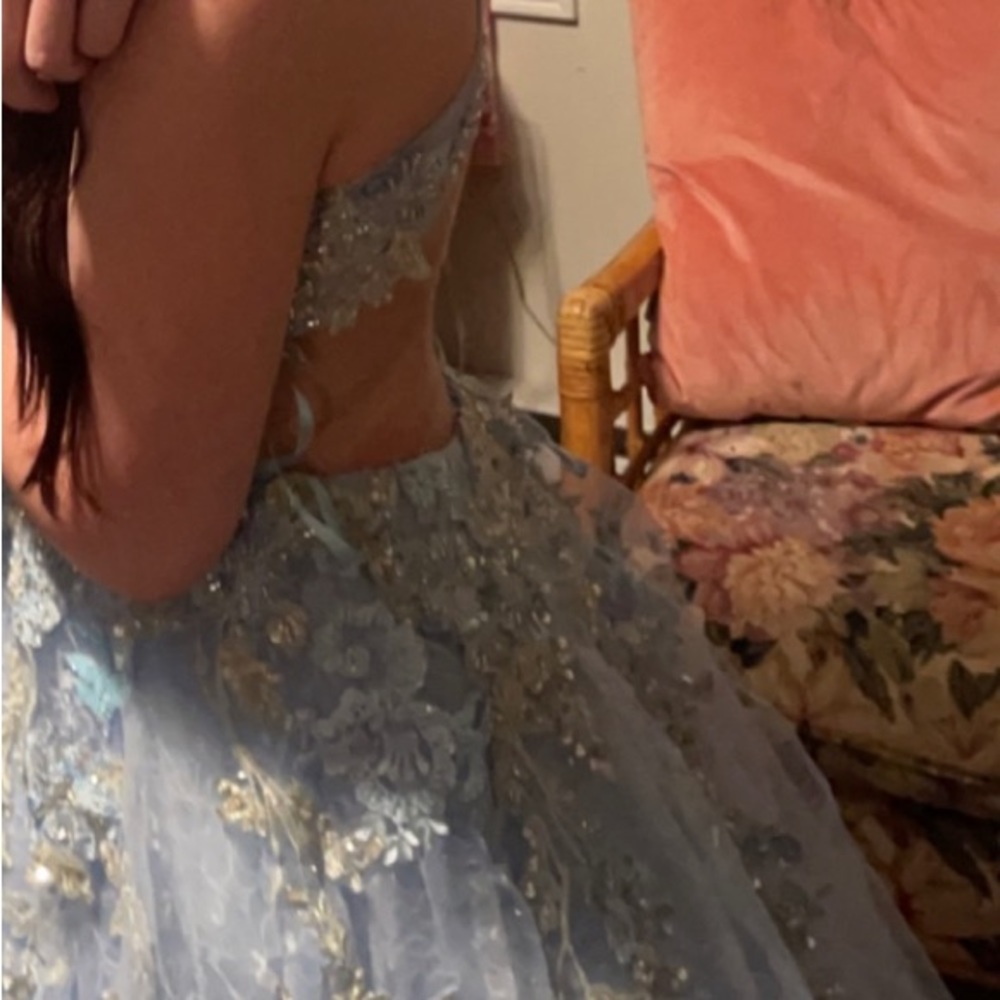 Prom dress - Picture 2 of 4